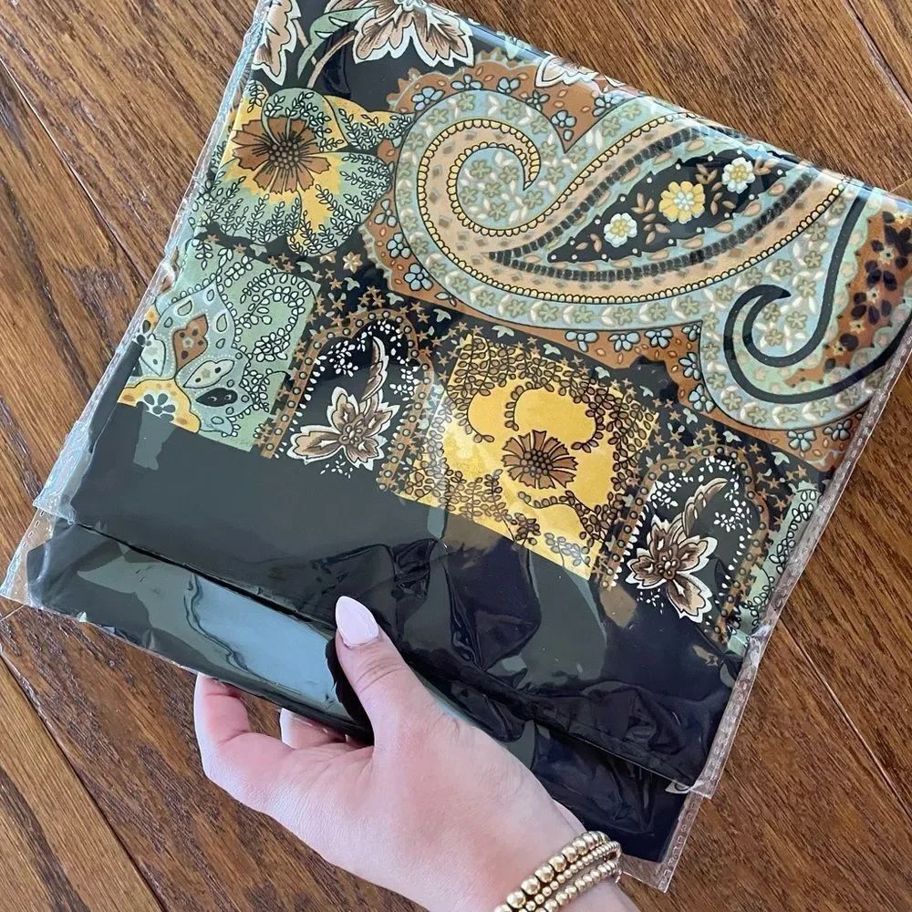 Printed head scarf - Picture 2 of 3